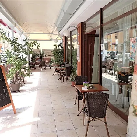 Hotel Grazia Deledda 4*