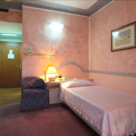 Grazia Deledda Szálloda 4*