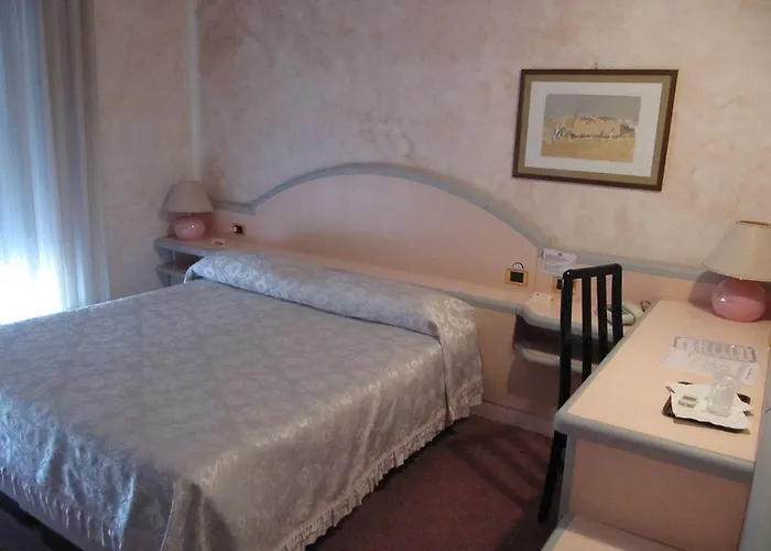 Hotel Grazia Deledda 4*